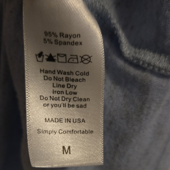 LuLaRoe Lisa Short Sleeve V-Neck T -shirt - Picture 4 of 9